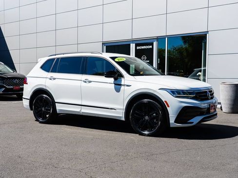 Used 2022 Volkswagen Tiguan SE R-Line FWD image 28