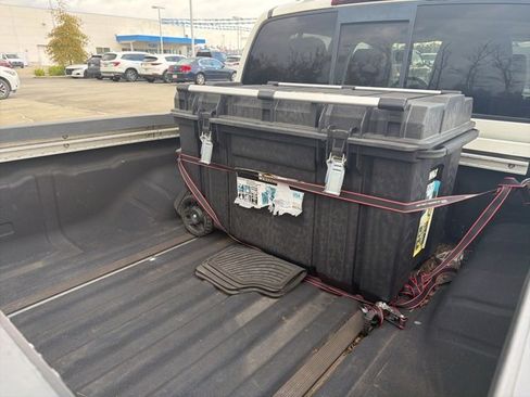 Used 2017 Nissan Frontier PRO-4X w/ Pro-4x Luxury Package image 5