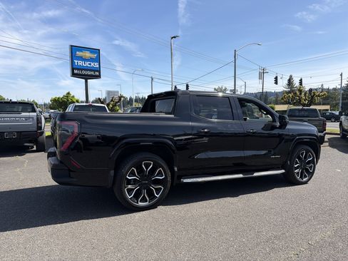 Used 2025 GMC Sierra EV Denali AWD/4WD image 6