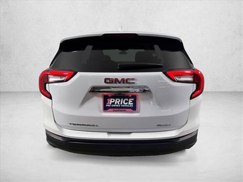 Used 2024 GMC Terrain SLE AWD/4WD image 4