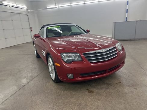 Used 2005 Chrysler Crossfire Limited image 3