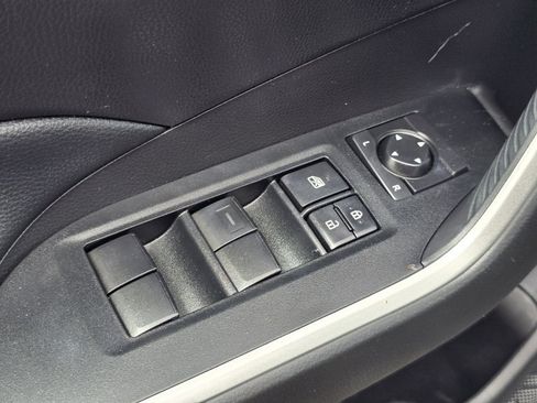 Used 2021 Toyota RAV4 LE AWD/4WD image 24