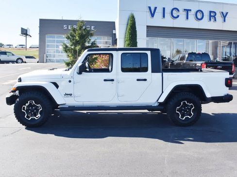 Used 2022 Jeep Gladiator Sport image 2