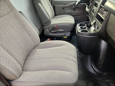 Used 2025 Chevrolet Express 3500 w/ Power Convenience Package image 18