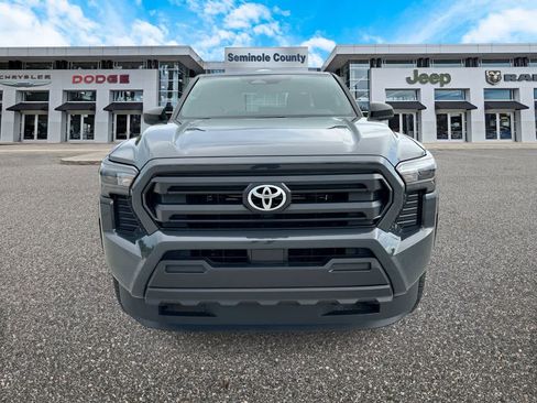 Used 2025 Toyota Tacoma SR AWD/4WD image 3