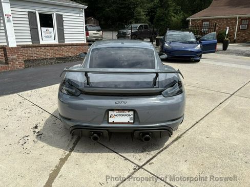 Used 2023 Porsche 718 Cayman GT4 RWD image 9