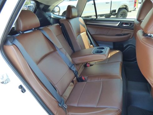 Used 2019 Subaru Outback 2.5i Touring AWD/4WD image 17