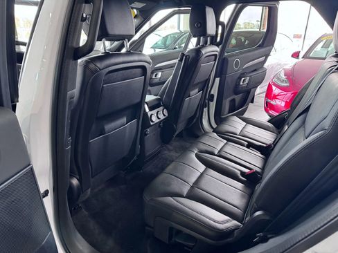 Used 2020 Land Rover Discovery Landmark image 18