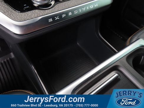 Used 2025 Ford Expedition Tremor AWD/4WD image 25