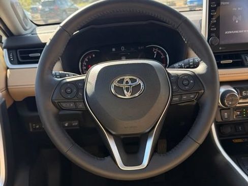 Used 2022 Toyota RAV4 Limited AWD/4WD image 16