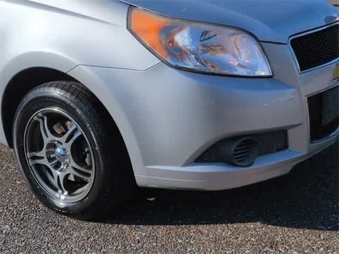 Used 2011 Chevrolet Aveo5 LT w/ Power and Convenience Package image 11