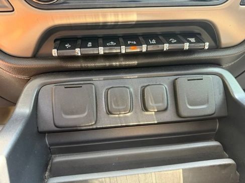 Used 2016 GMC Sierra 2500 Denali w/ Duramax Plus Package AWD/4WD image 29