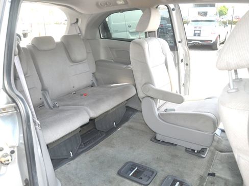 Used 2014 Honda Odyssey LX image 19