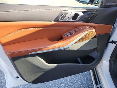 Used 2023 BMW X7 xDrive40i w/ Executive Package image 12