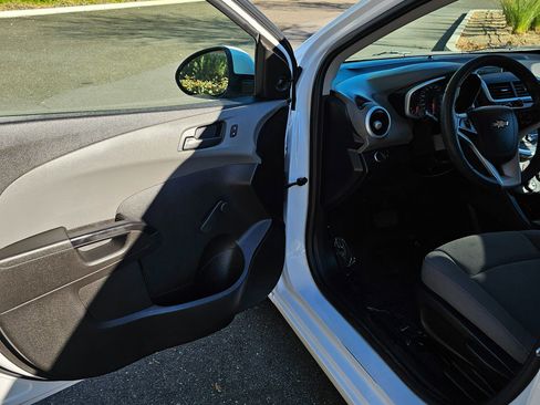 Used 2020 Chevrolet Sonic LT image 12