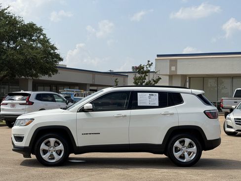 Used 2018 Jeep Compass Latitude w/ Popular Equipment Group FWD image 7