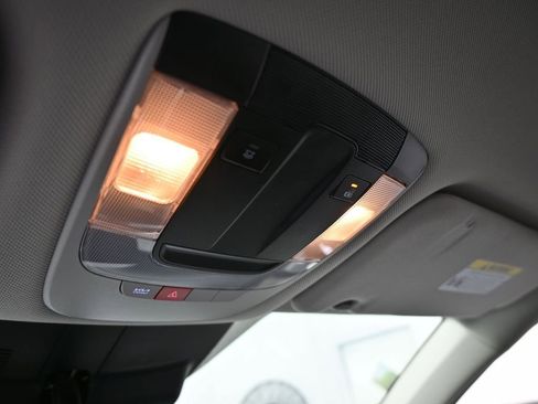 Used 2024 Kia Sorento LX image 28