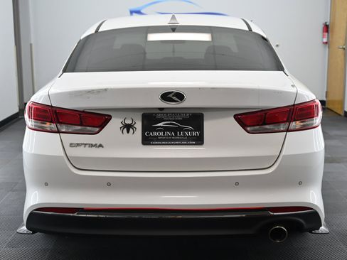 Used 2018 Kia Optima LX w/ Convenience Package image 3