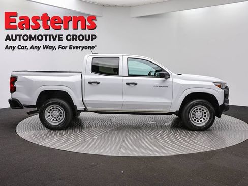 Used 2023 Chevrolet Colorado W/T RWD image 3