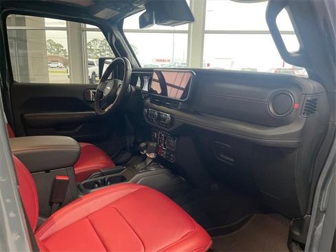 Used 2024 Jeep Wrangler Unlimited Rubicon 392 image 21