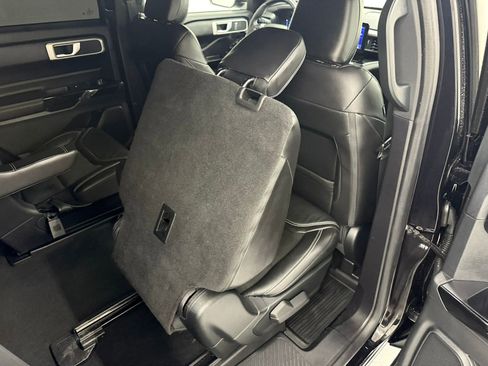Used 2022 Ford Explorer ST image 40