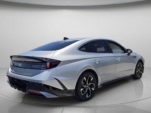 Used 2024 Hyundai Sonata SEL FWD image 8