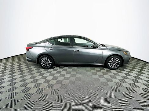 Used 2023 Nissan Altima 2.5 SV image 12