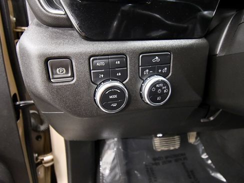 Used 2022 GMC Sierra 1500 Elevation w/ X31 Off-Road Package AWD/4WD image 19