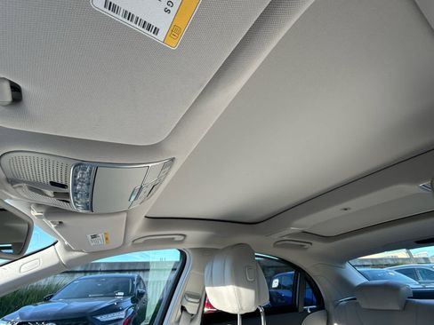 Used 2016 Mercedes-Benz S 550 Sedan image 25