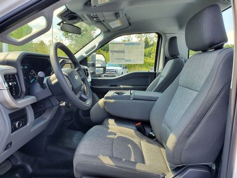 New 2026 Ford F250 XL w/ XL Off-Road Package AWD/4WD image 8