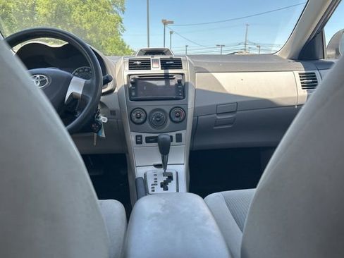 Used 2013 Toyota Corolla LE FWD image 15