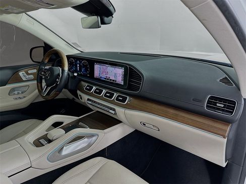 Used 2022 Mercedes-Benz GLS 450 4MATIC image 31