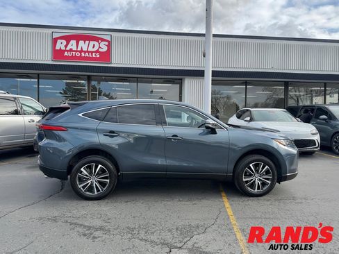 Used 2024 Toyota Venza LE image 1