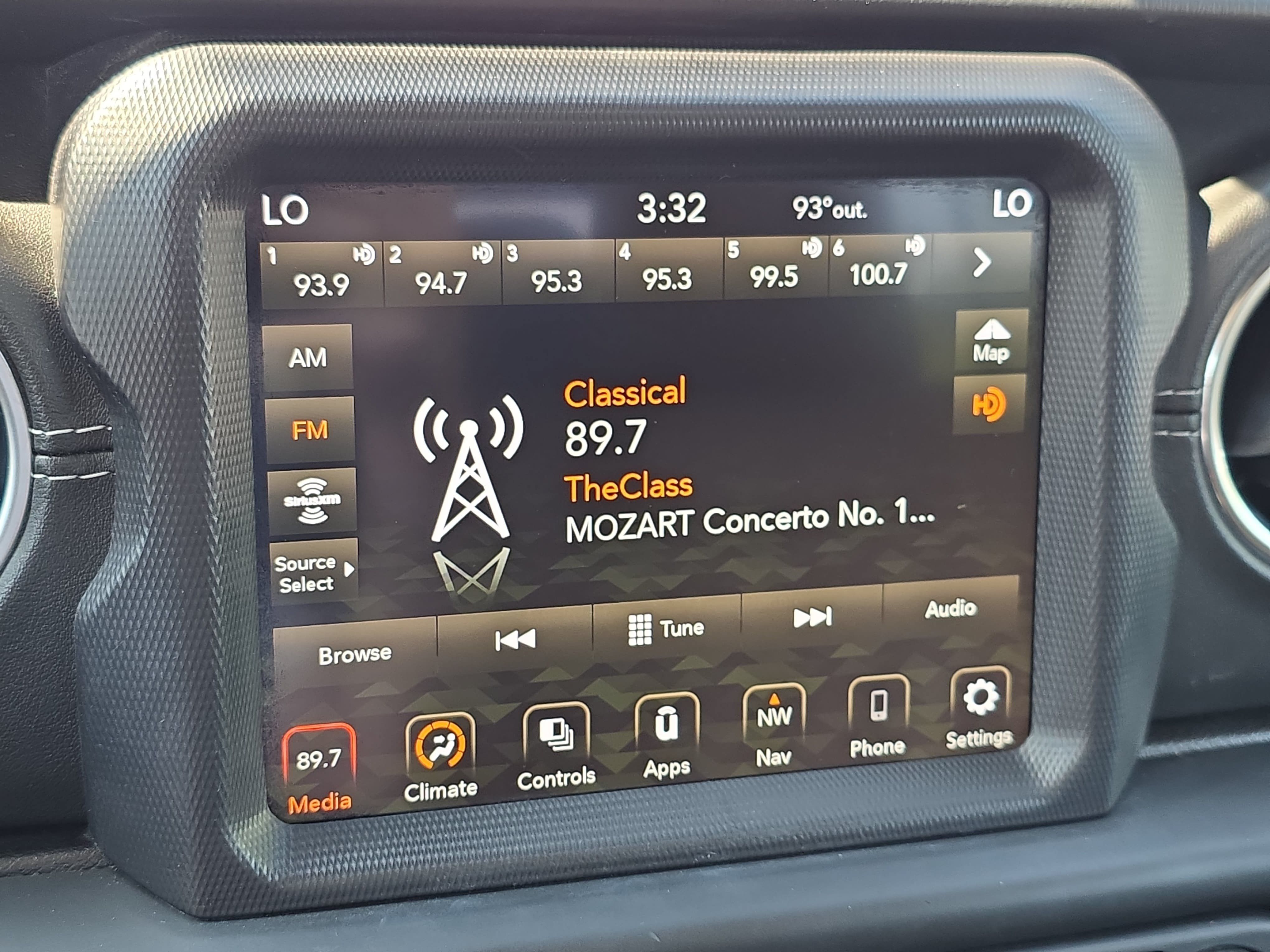 Used 2020 Jeep Gladiator Overland AWD/4WD image 18