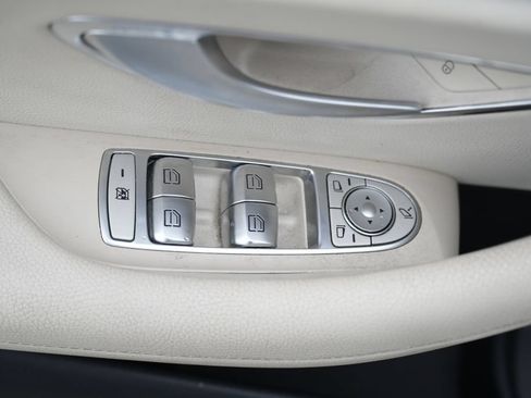 Used 2019 Mercedes-Benz E 300 4MATIC image 22