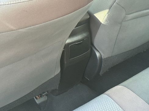 Used 2017 Toyota Corolla LE image 35