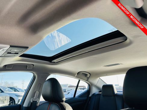 Used 2024 Nissan Sentra SR w/ SR Premium Package image 4