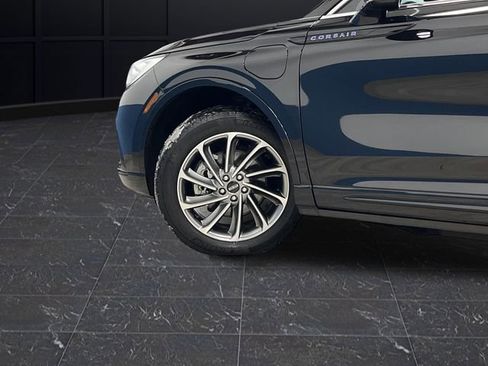 Used 2024 Lincoln Corsair Grand Touring w/ Rear Removable Package Tray image 36