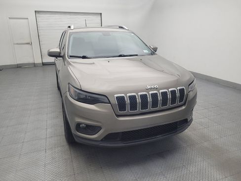 Used 2019 Jeep Cherokee Latitude Plus w/ Cold Weather Group AWD/4WD image 14