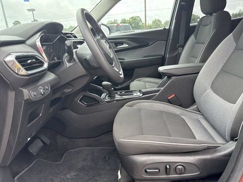 Used 2023 Chevrolet TrailBlazer LT w/ Convenience Package AWD/4WD image 12