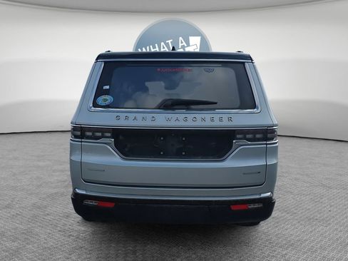 Used 2022 Jeep Grand Wagoneer Series III w/ Rear Seat Video Group 1 AWD/4WD image 5