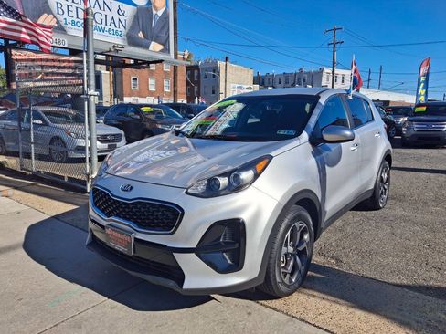 Used 2021 Kia Sportage LX image 1