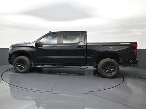 Used 2023 Chevrolet Silverado 1500 LT Trail Boss image 2