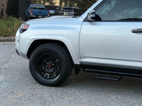 Used 2021 Toyota 4Runner Venture w/ Moonroof Package image 7