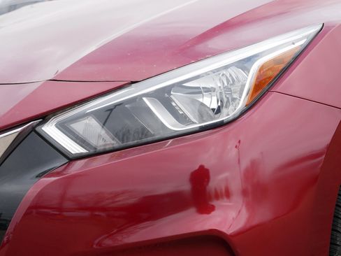 Used 2021 Nissan Versa SV image 10