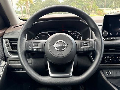 Used 2023 Nissan Rogue S AWD/4WD image 21