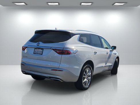 Used 2023 Buick Enclave Premium w/ Experience Buick Package AWD/4WD image 4