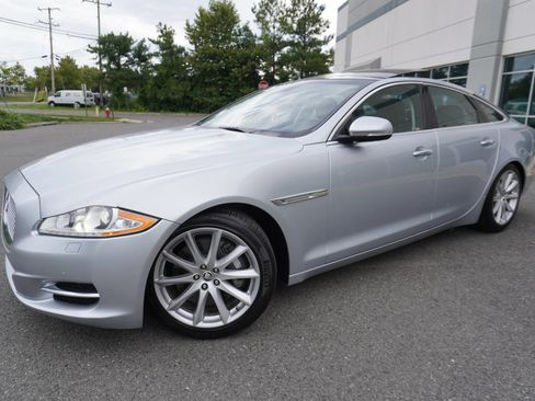 Used 2011 Jaguar XJ RWD image 3