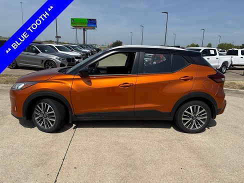 Used 2023 Nissan Kicks SV FWD image 3