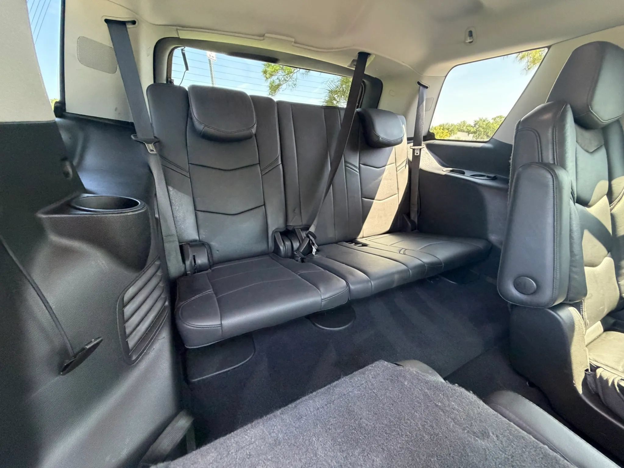 Used 2018 Cadillac Escalade Premium Luxury w/ LPO, Radiant Package RWD image 31